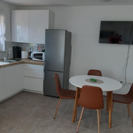Gita Apartmani Čižići エクステリア 写真