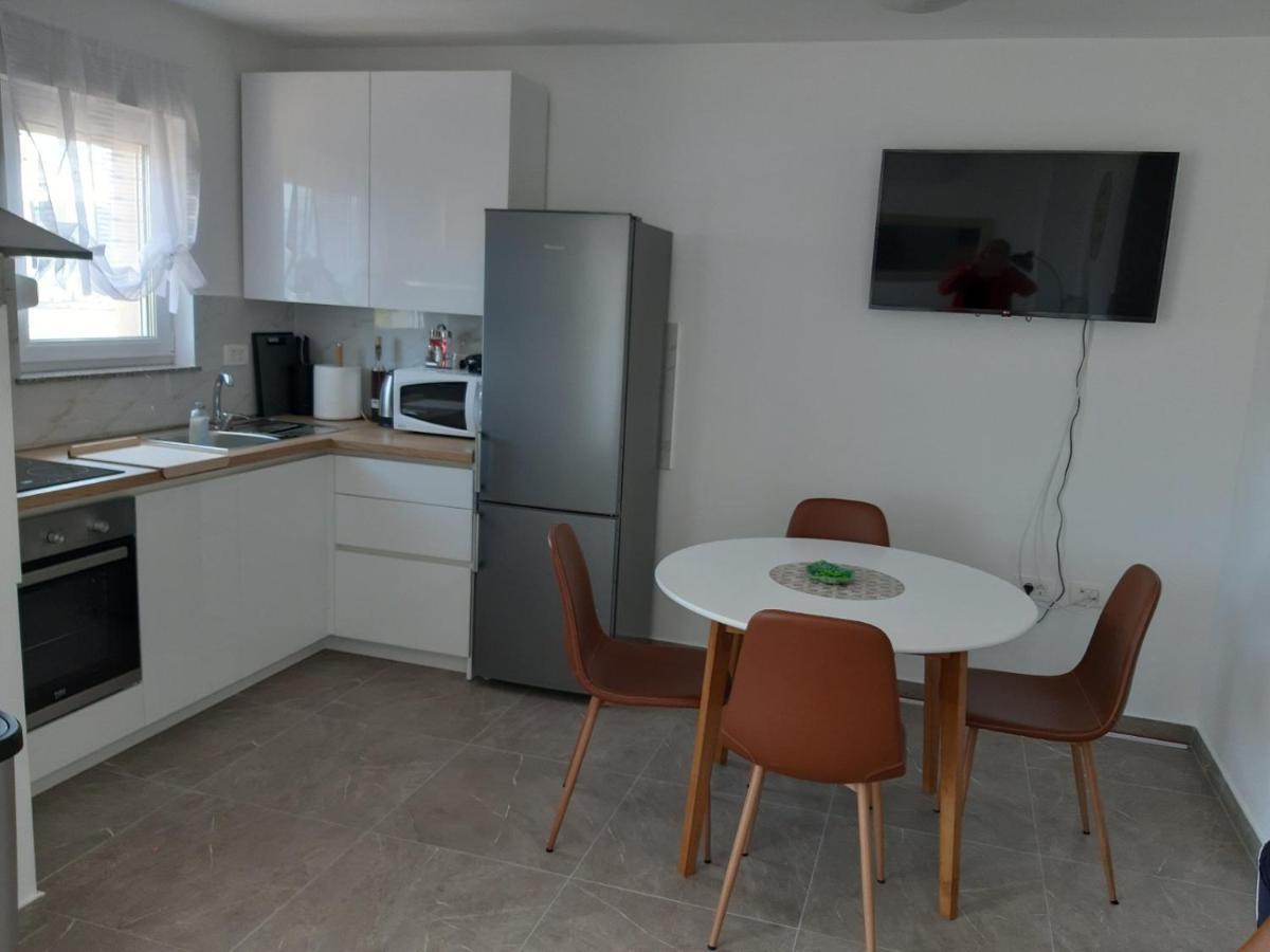 Gita Apartmani Čižići エクステリア 写真